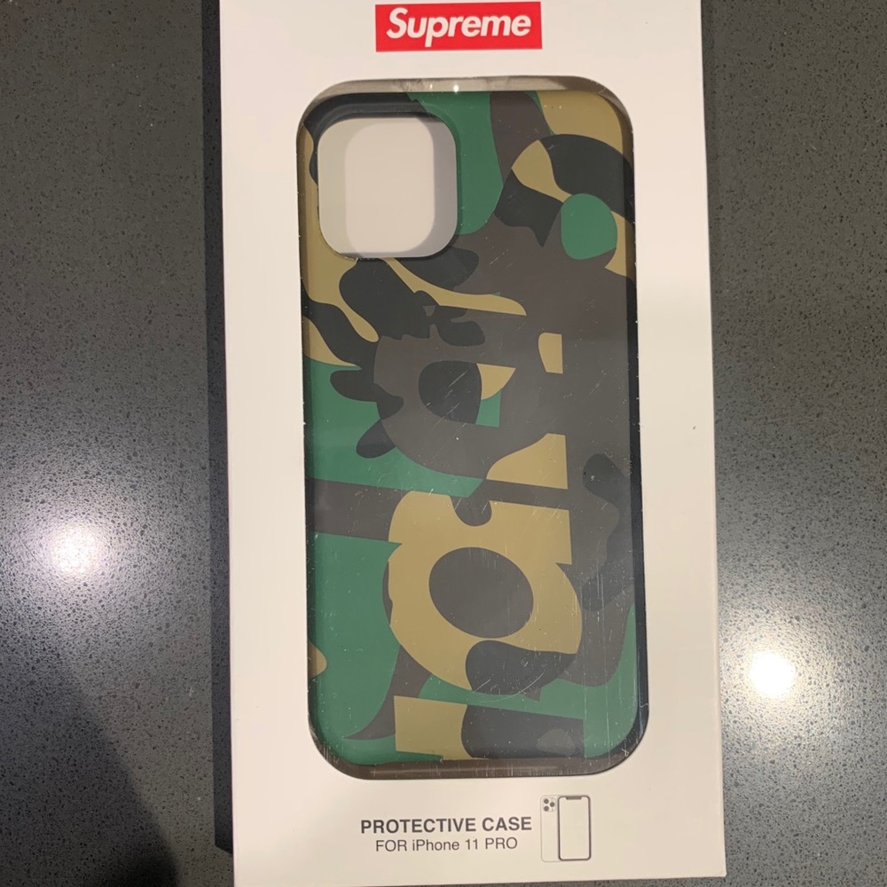 Supreme 11 Pro Phone Case - Woodland Camo